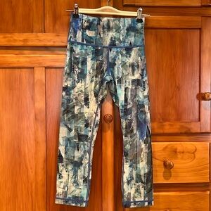 Lululemon Cropped Blue and Green Leggings Size 4